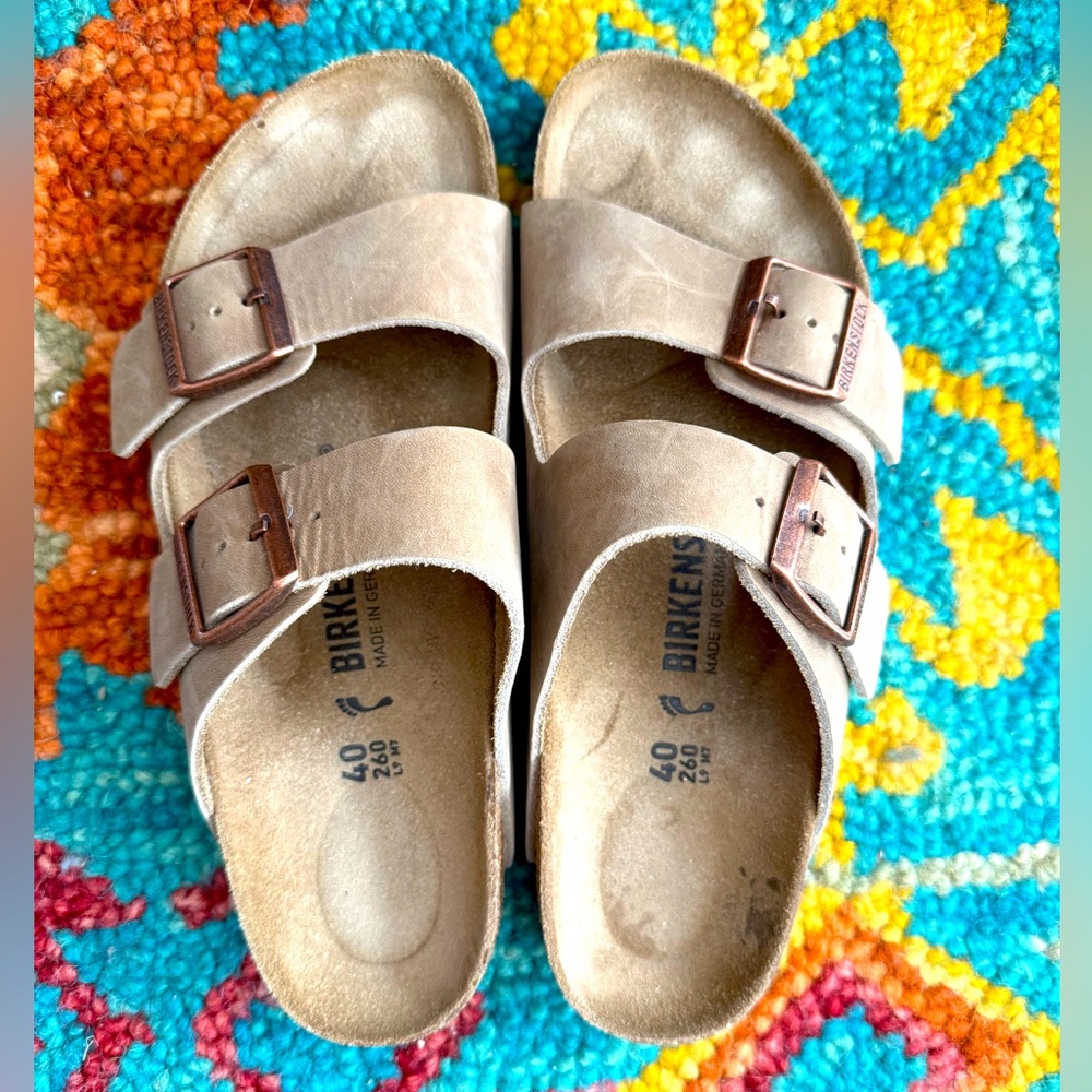 Birkenstock Arizona Sandal Size 40 (US 9) | Tobacco. EUC only worn a few times.